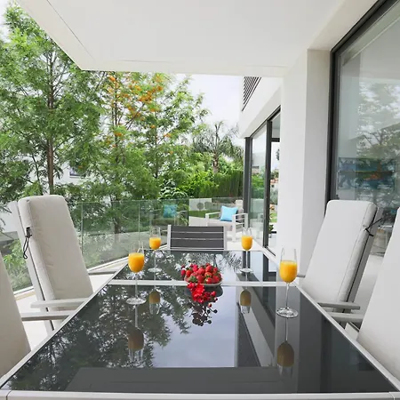 R14 Modern With Fantastic Sea Views *